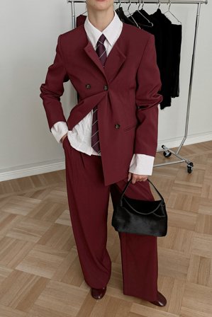 Shpresa x NA-KD Ausgestellte Anzughose mit hoher Taille - Schlaghosen - Burgundy - EU 42