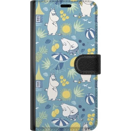 Kompatibel Tegnebogsetui til Samsung Galaxy A56 Strandtema med frugter, parasoller, sommerhus og glade figurer i et farverigt mønster fyldt med legesy