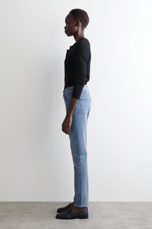 COS Women's Flute Vaqueros Slim Fit in Azul