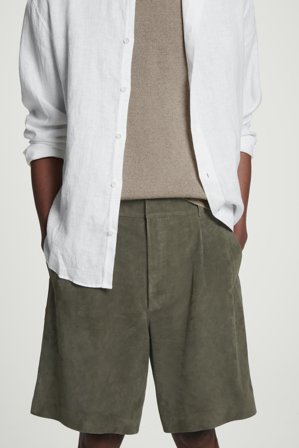COS Men's Shorts Sartoriali In Pelle Scamosciata in Verde