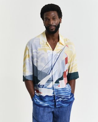 GANT - Relaxed fit kortermet skjorte med seilprint til herre ruby red