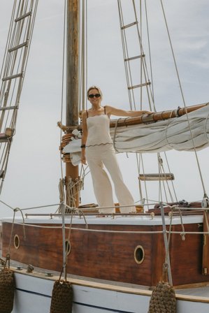 Sofi Fahrman Engelbert x NA-KD Byxor i linneblandning med vågig kant - Linnebyxor - Beige - EU 40