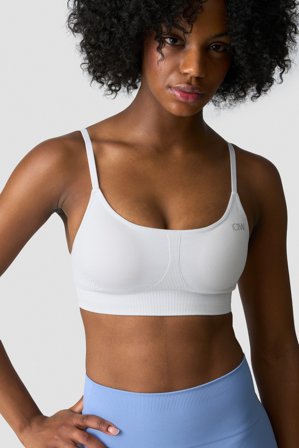 ICANIWILL - Ignite Seamless Adjustable Sports Bra White - Urheiluliivit - Naiset - Treenivaatteet ICIW:ltä