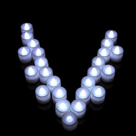 Realistiske telys med timerfunksjon, batteridrevne flammeløse LED-lys for hjemmedekorasjon, 24 stk, varmhvit