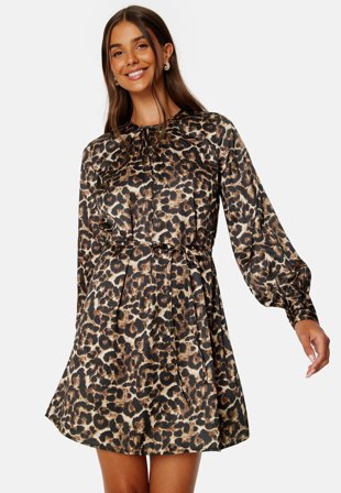 BUBBLEROOM Catalina Satin Dress Leopard Klær
