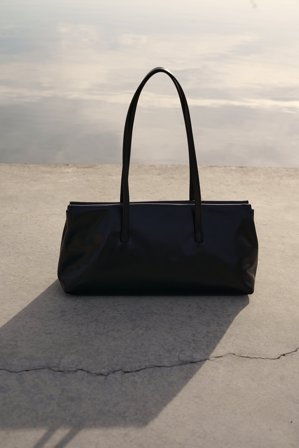 Premium Selection - Firkantet totemykk i skinn - Vesker - Svart - One Size