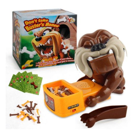 Bussikorttipeli Bulldog - Hauskoja lemmikkileluja - Älä ota Busterin luita - Korttien kanssa leikkivät lapset