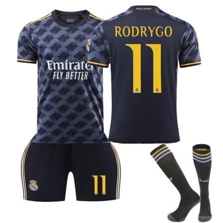 Real Madrid bortaställ för barn 23/24 med strumpor 11 RODRYGO M