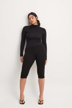 NA-KD - Knitted Capri Pants - Strikkebukser - Svart - S