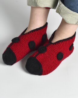 Strikkeoppskrift Tøfler Marihøne - Sirdar