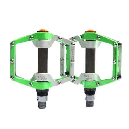 Cykelpedaler 9/16 Mountain Road Cykelpedal med antisladdstift Universal white green