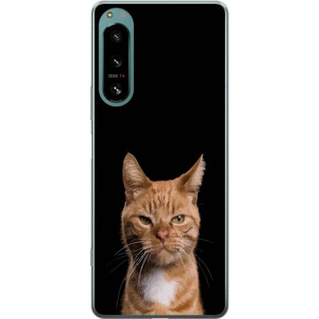 Kompatibelt Mobilskal till Sony Sony Xperia 5 IV Närbild av orange katt mot svart bakgrund, uttrycksfull blick och hög kontrast som ger minimalistis