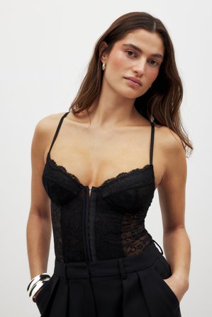 NA-KD - Korsett med blonder og kopper - Korsett & bustier - Svart - EU 70A