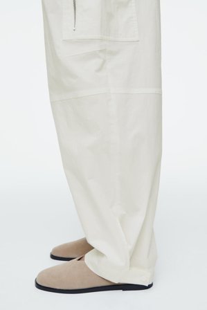 COS Women's Pantaloni Cargo In Stile Utility Con Taglio Barrel in Bianco