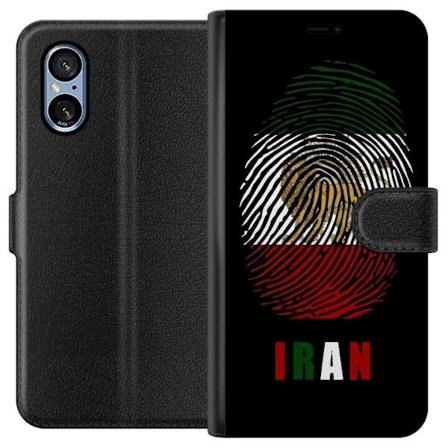 Kompatibel Tegnebogsetui til Sony Xperia 5 V Fingeraftryksformat som Irans flag med løvemotiv på sort dramatisk baggrund