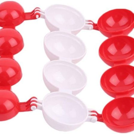 Hushållskökstillbehör i plast för köttbullar och fiskbullar