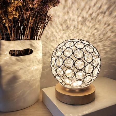 USB Krystal Bordlampe med Sølv Krystal Kugle og Træbund, Sengelampe, Moderne Dæmpbar Natlampe til Soveværelse, Stue, Kontor