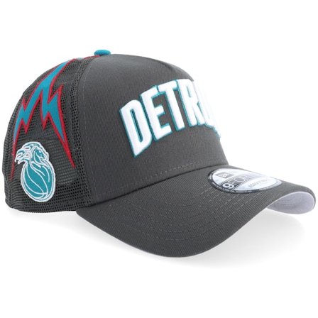 New Era - NBA Grå trucker Caps - Detroit Pistons NBA City Edition 9FORTY Charcoal A-Frame Trucker @ Hatstore