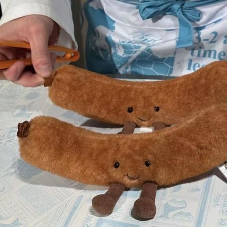 Jellycat Bartholomew kosedyr, mykt og komfortabelt, perfekt for barn, Valentinsdagsgaver, samleobjekter, London-pølse.