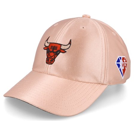 Mitchell & Ness - NBA Pink unconstructed Czapka Z Daszkiem - Chicago Bulls 75th Rose Gold NBA Rose Gold Dad Cap @ Hatstore