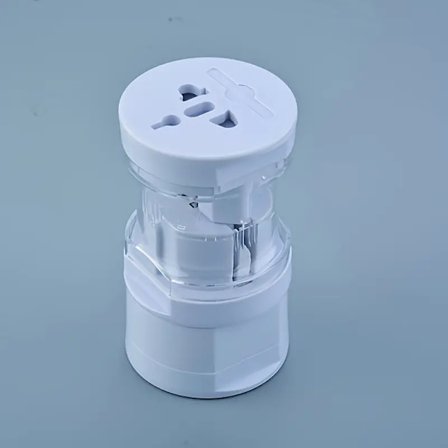 Res i komfort: Universell reseadapter för eluttag – allt i ett!