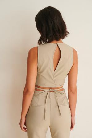 Viktoria & Charline x NA-KD Haut Cache-Coeur Dos Noué - Strap & Tie Tops - Beige - EU 44
