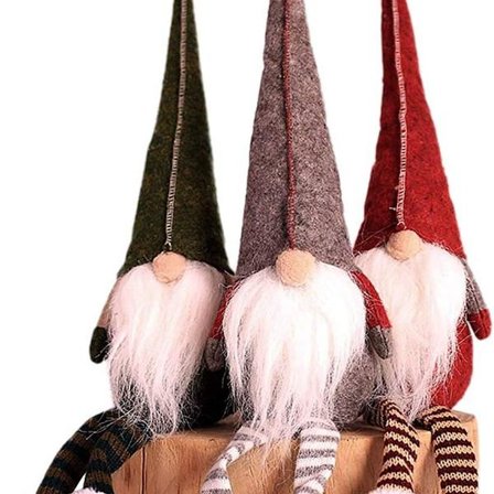 Håndlaget julegnomdekorasjon laget av svenske figurer KLB