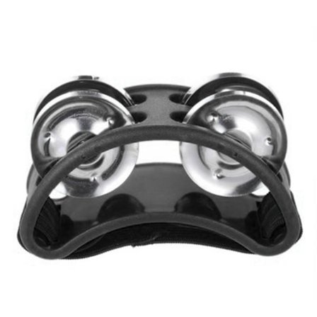 Musta jalkarumpu kulkusilla, lyömäsoitin kitaralle ja rummulle