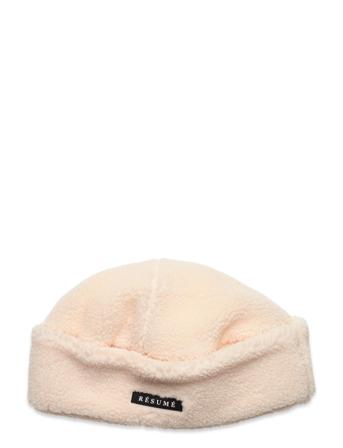 Oswaldrs Hat Pink Résumé