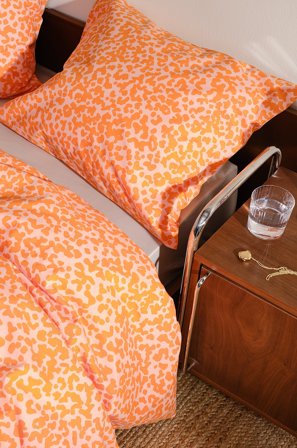 Jotex - Putetrekk Økologisk oransje/rosa - MALIA - Kjøp Putevar hos Jotex