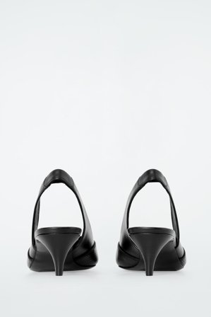 COS Femme Escarpins Slingback Petit Talon En Cuir Perforé in Noir