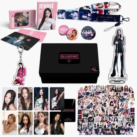 Svartrosa presentförpackning Jisoo Rose personligt perifert kort klistermärke Liten kort kostym Nyckelring Jennie Gift Box