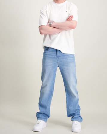 Tommy Hilfiger SKATER LIGHT WASH DENIM Niebieski Jeansy Chłopiec - Kids Brand Store