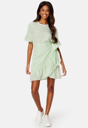 VERO MODA Henna 2/4 O-Neck Short Dress Pastel Green AOP: Mi Klær