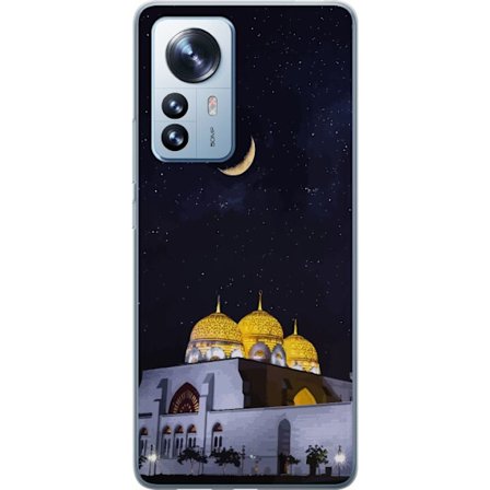 Yhteensopiva Puhelinkuori Xiaomi 12 Pro Tähtikirkas yö kultaisine kupoleineen ja puolikuun yllä valaistun moskeijan yllä