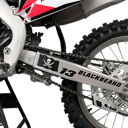 24MX Personliga Flaggdekaler för Svingarm - Kawasaki KX 85 17-14 2001-2023