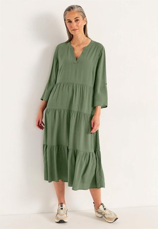 Cellbes of Sweden - Kjole med volanger i mørk grønn for damer i størrelse 50/52