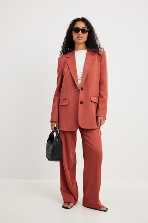 NA-KD Pantalon de tailleur à taille mi-haute et plis - Pantalon cigarette - Rouge - EU 32