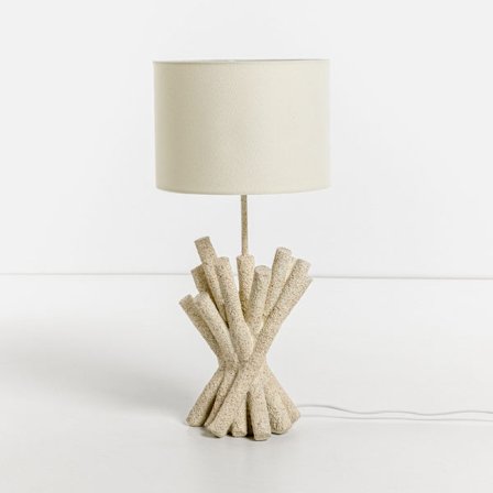 Pöytävalaisin, polyresiinijalusta, valkoinen kangasvarjostin, 26x26x54cm