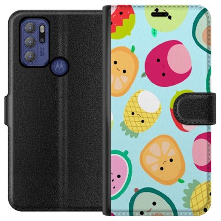 Kompatibel Tegnebogsetui til Motorola Moto G60S Mønster af kawaii frugter som jordbær citron ananas og avocado på lyseblå baggrund