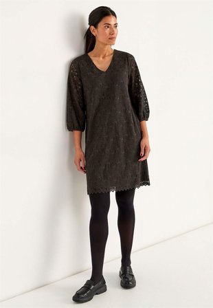 Cellbes of Sweden - V-halset blondekjole i mørk brun for damer i størrelse 50/52