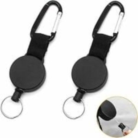 2 stk nøkkelringer med jojo-line, uttrekkbar jojo-line med stålvaier, ID-kortholder, glidelås for nøkkel og skikortholder for bukser og