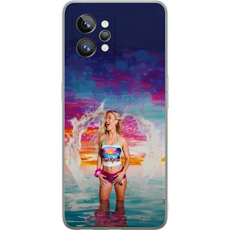 Kompatibelt Mobildeksel til Realme GT2 Pro Blond kvinne i fargerik strandantrekk som leker i havet ved solnedgang