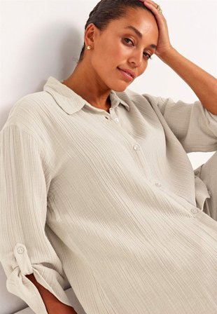 Cellbes of Sweden - Lang skjorte i rynket bomull i beige for damer i størrelse 42/44