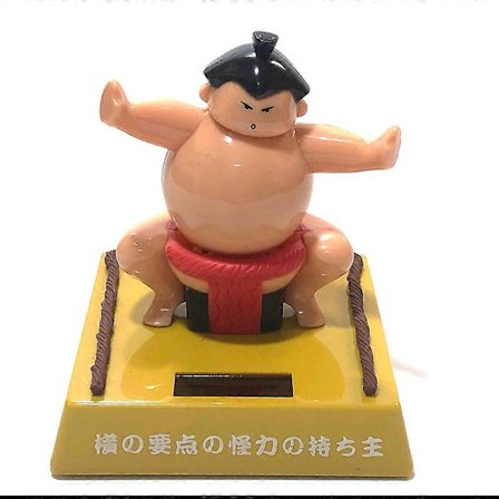 VENSECO solcelledrevet bil bobblehead legetøj japansk sumo wrestler bil ornament svingende søde bil dekoration tilbehør [DB]