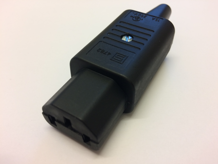 Z 4782 Apparatuttak C13, for ledningsmontering, rett, Stikkontakter & kabler