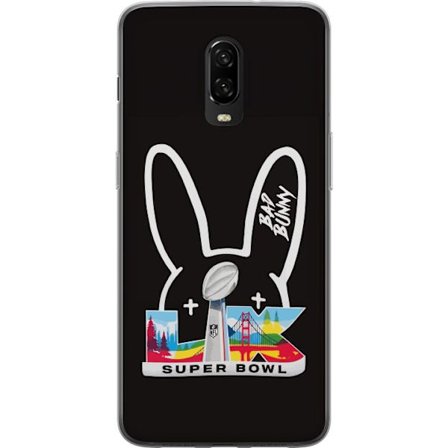 Kompatibel Mobilcover til OnePlus 6T Bad Bunny portræt med åben skjorte, tatoveringer og krøllet hår i stilfuld modefotografering