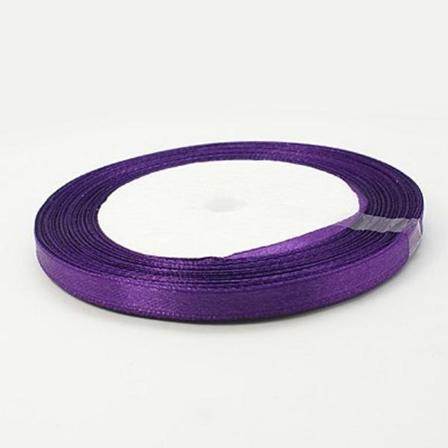 2 rullaa (25 jaardia = 22,89 mt) tummanviolettia satiininauhaa 6 mm. leveä