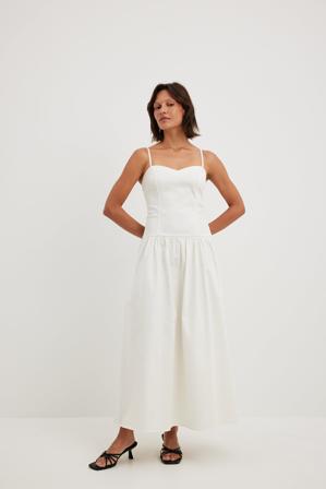 Victoria Quitzau x NA-KD Midiklänning i bomull med låg midja - Draperade klänningar - Vit - EU 38