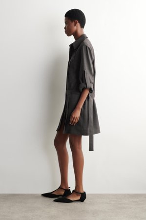 COS Femme Robe-Chemise Courte Demi-Plissée En Laine in Gris